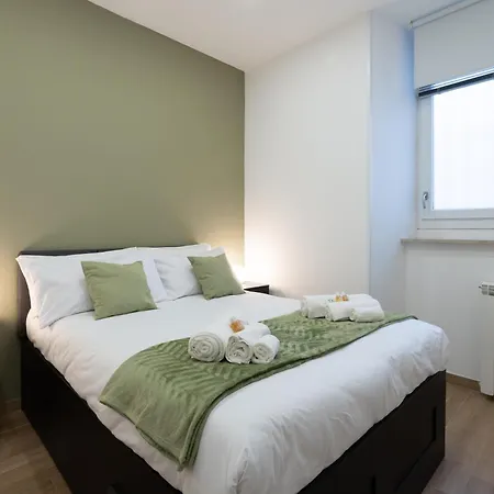 {10 Minutes From Centre} Free Wi-fi & Netflix
