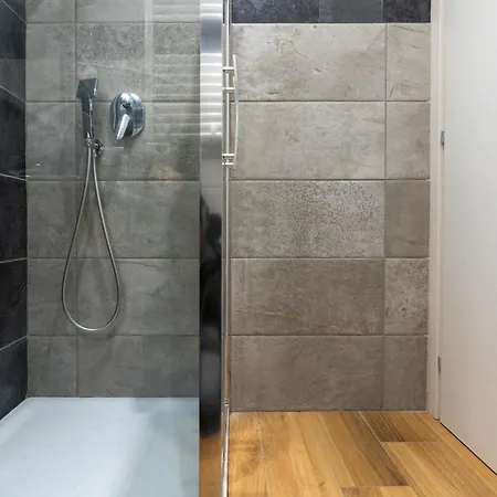 {10 Minutes From Centre} Free Wi-fi & Netflix * Рим
