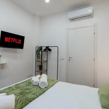 {10 Minutes From Centre} Free Wi-fi & Netflix